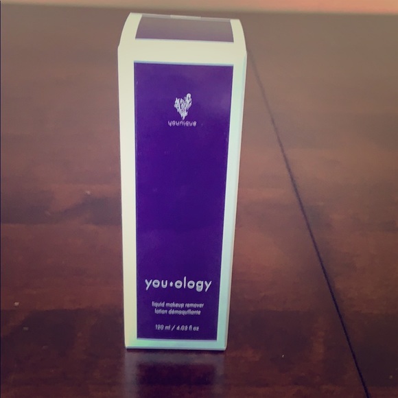 ⭐️2/$15💵 Younique liquid makeup remover